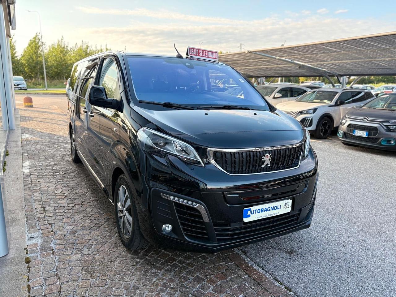 Peugeot Traveller BUSINESS VIP 75 kWh Long 8 posti SPOTICAR