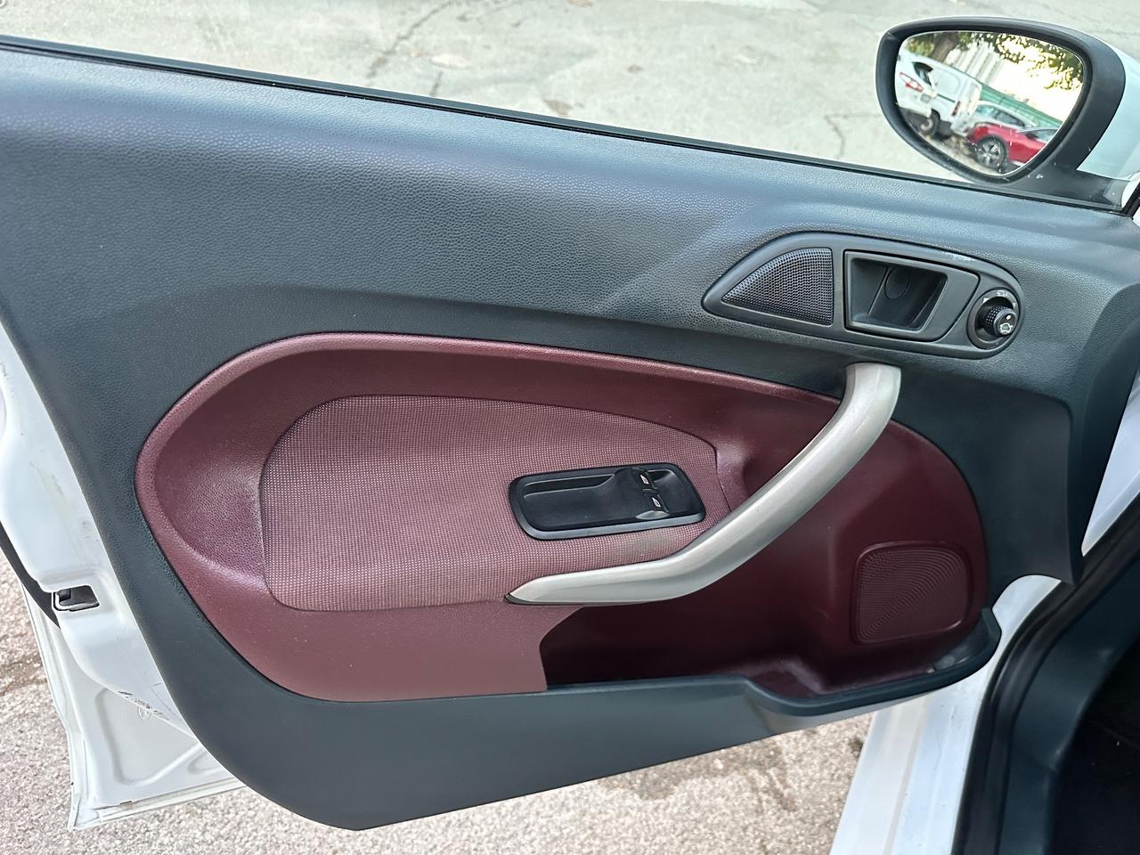 Ford Fiesta 1.4 5 porte Bz.- GPL Titanium