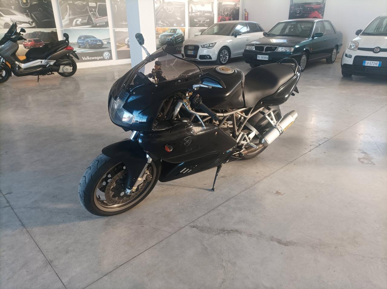 Ducati Supersport - 2001 cc 750 cv 61