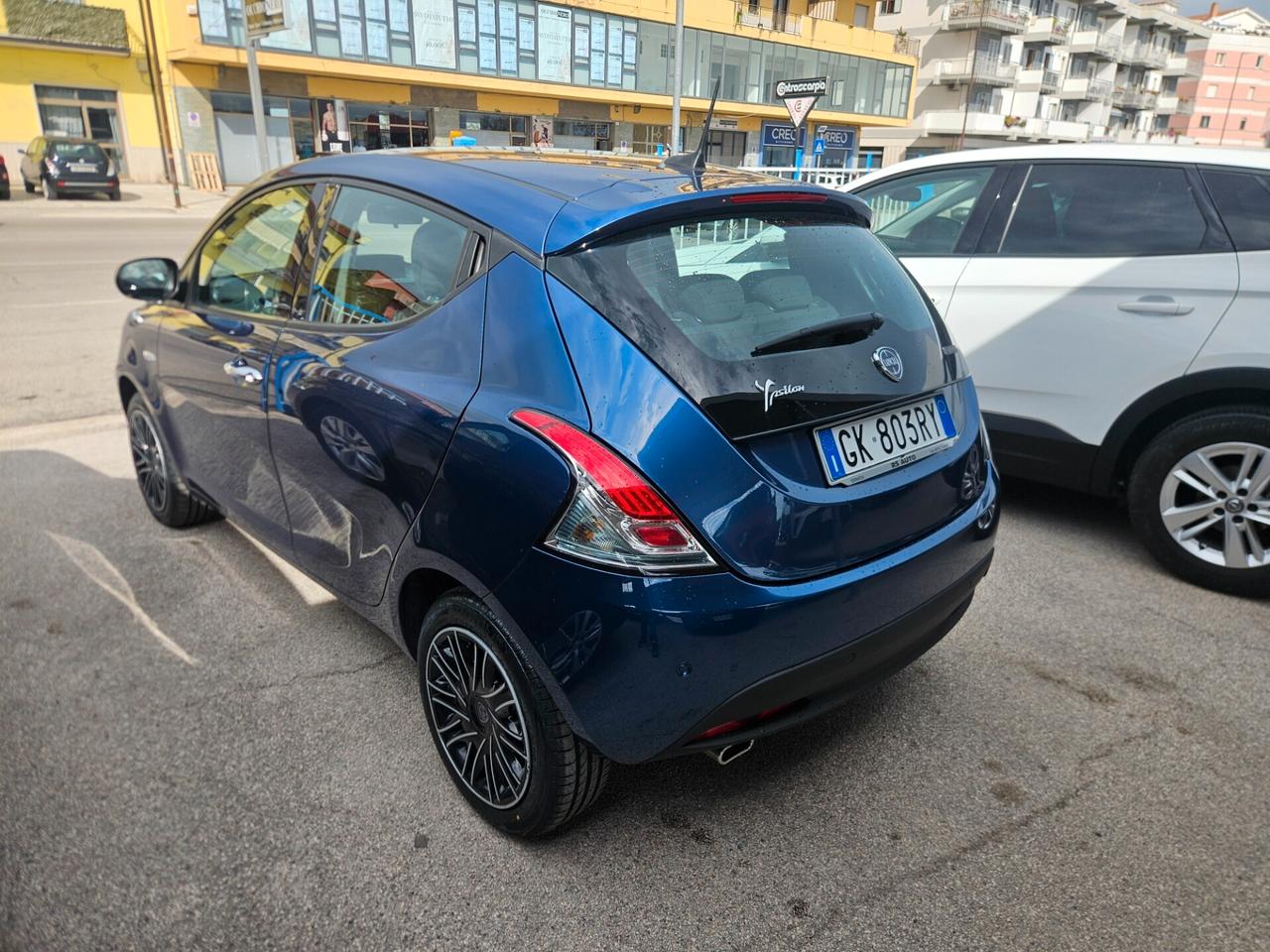 Lancia Ypsilon 1.0 FireFly 5 porte S&S Hybrid Ecochic Gold