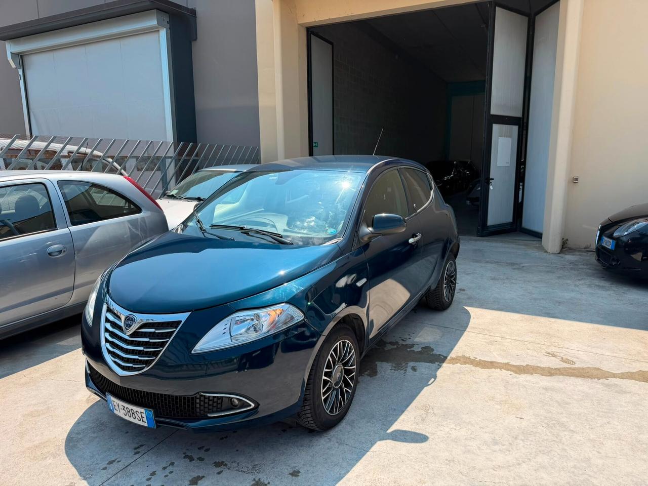 Lancia Ypsilon 0.9 TwinAir 85 CV 5 porte Metano Ecochic 30th Ann.