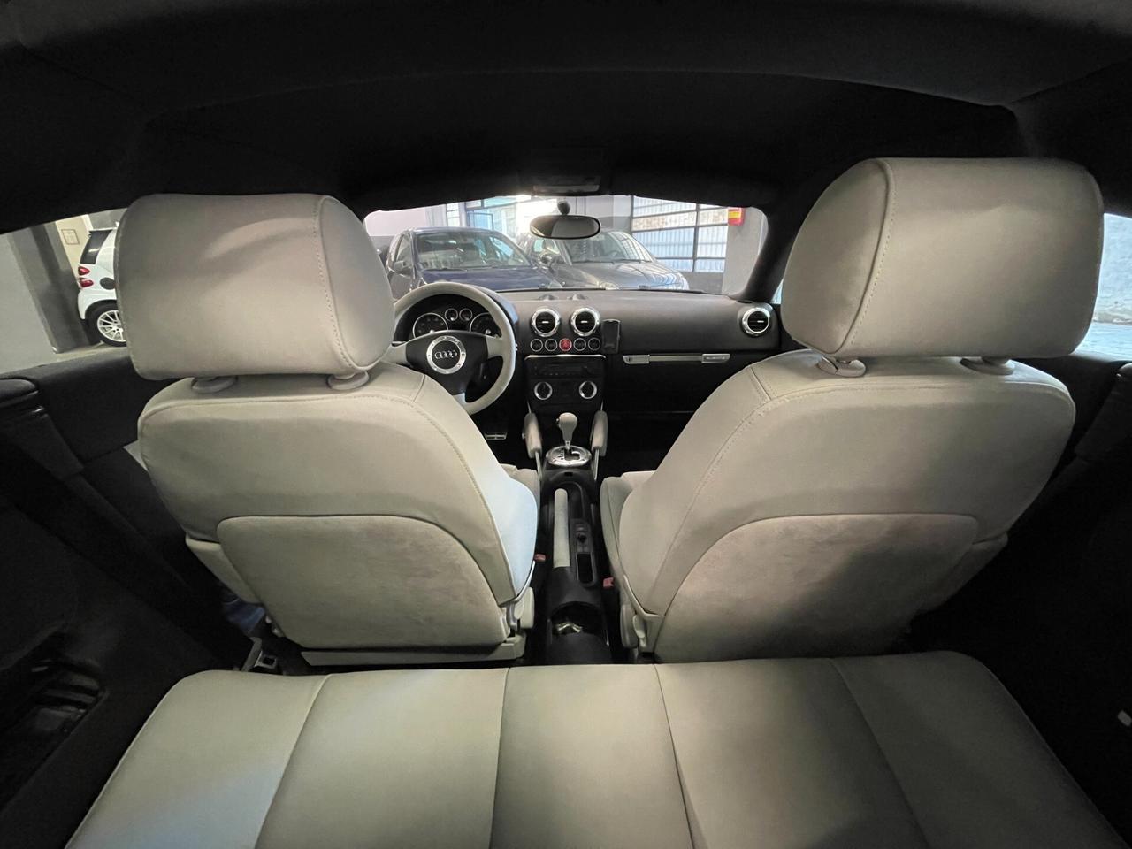 Audi TT Coupé 3.2 V6 quattro