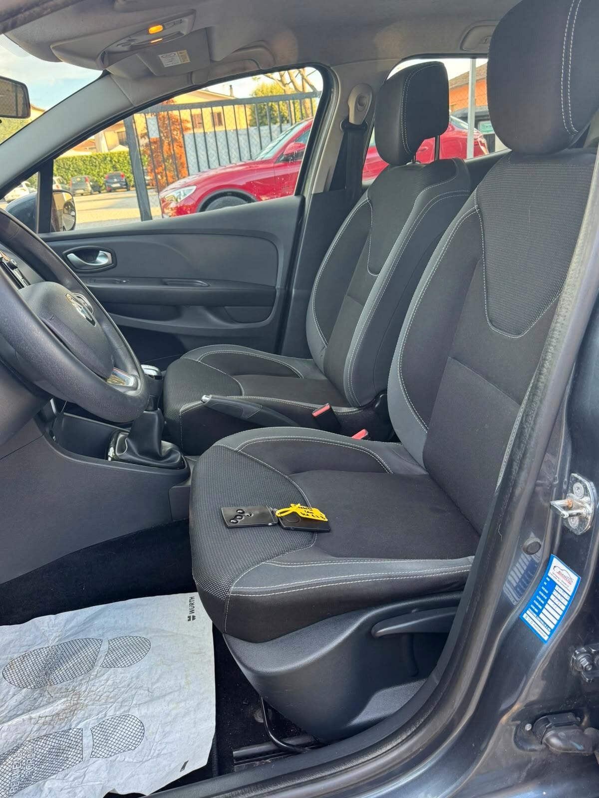 Renault Clio 1.2 75CV 5 porte Zen