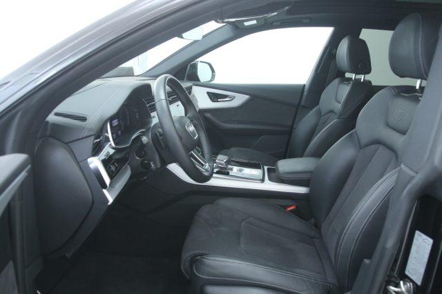 AUDI Q8 50 TDI 286 CV quattro S-line Black Edition