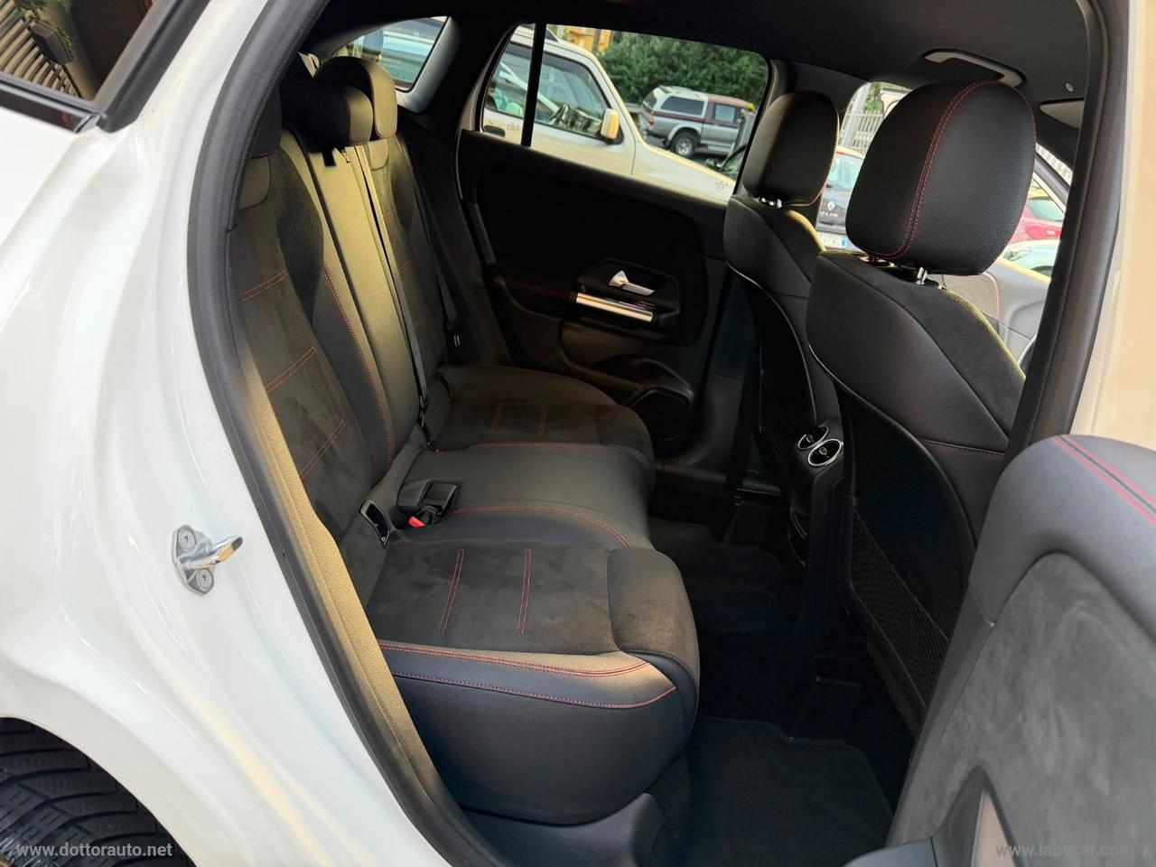 MERCEDES-BENZ GLA 200 d Automatic 4Matic Premium