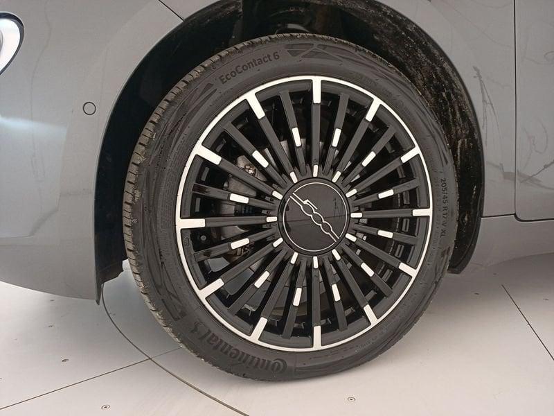 FIAT 500 LA NUOVA E Nuova Hatchback My23 La Nuova - La Prima Berlina