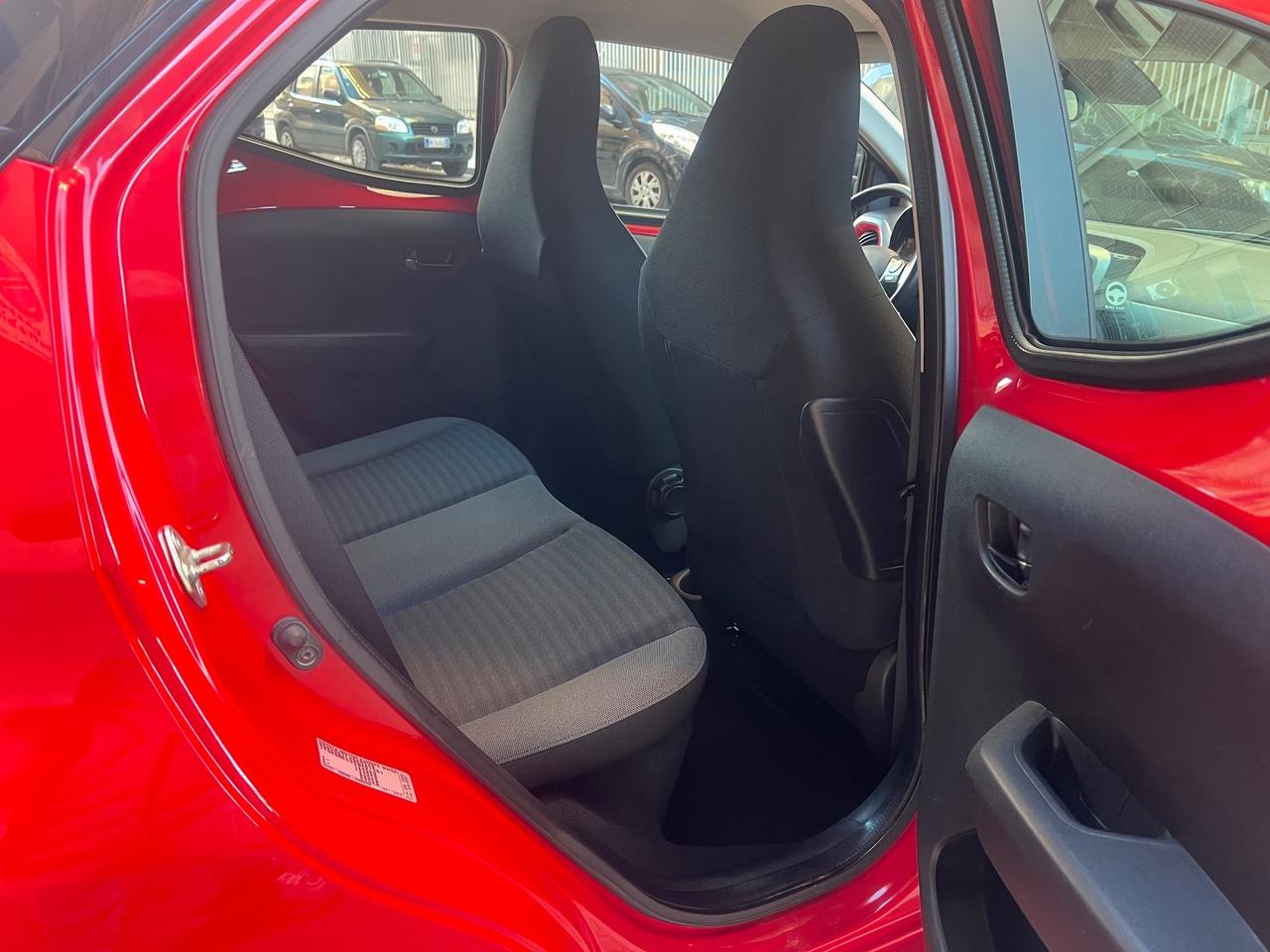 Toyota Aygo 1.0 VVT-i 72 CV 5 porte x-clusiv