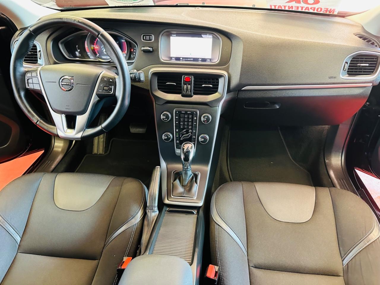 Volvo V40 2.0d 120CV Geartronic R-design
