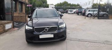 VOLVO - XC40 - T4 Recharge Plug-in Hyb. R-design