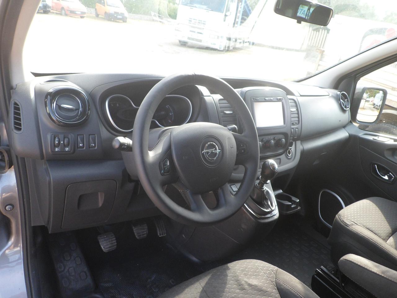 Opel Vivaro 9 posti maxi