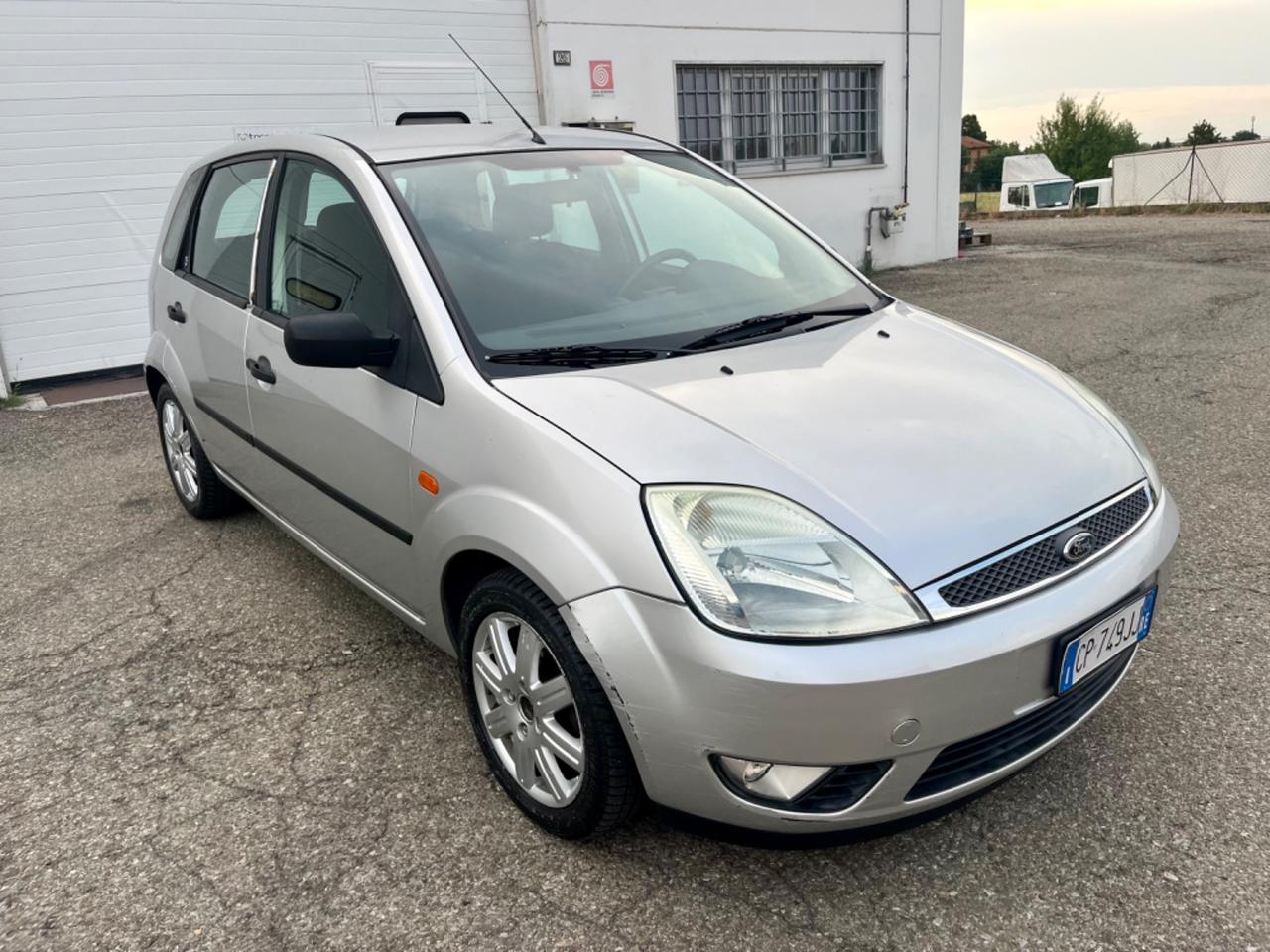 Ford Fiesta 1.2benz 2004 104.000km per neopatentati