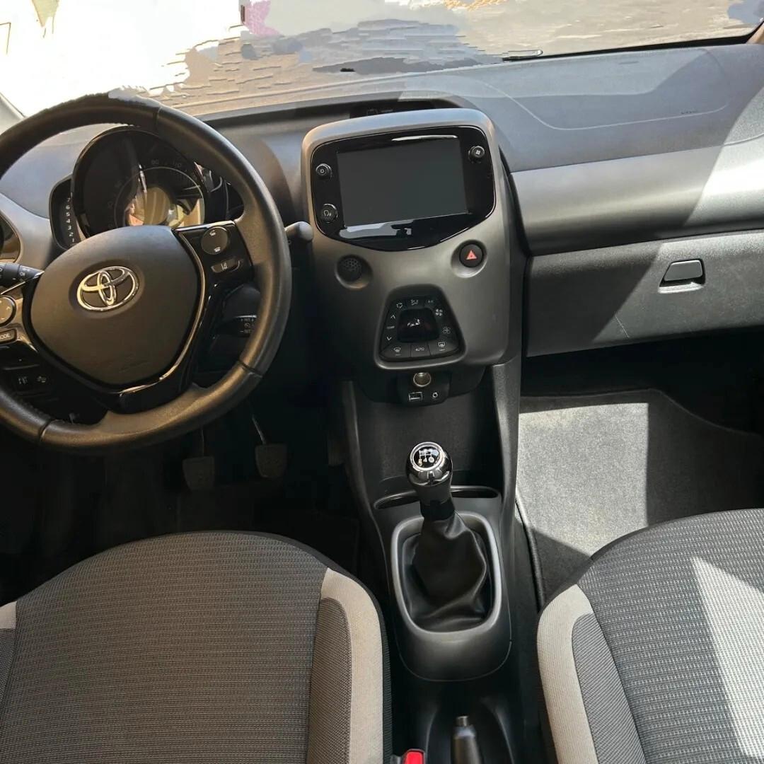 Toyota Aygo Connect 1.0 VVT-i 72 CV 5 porte x-clusiv