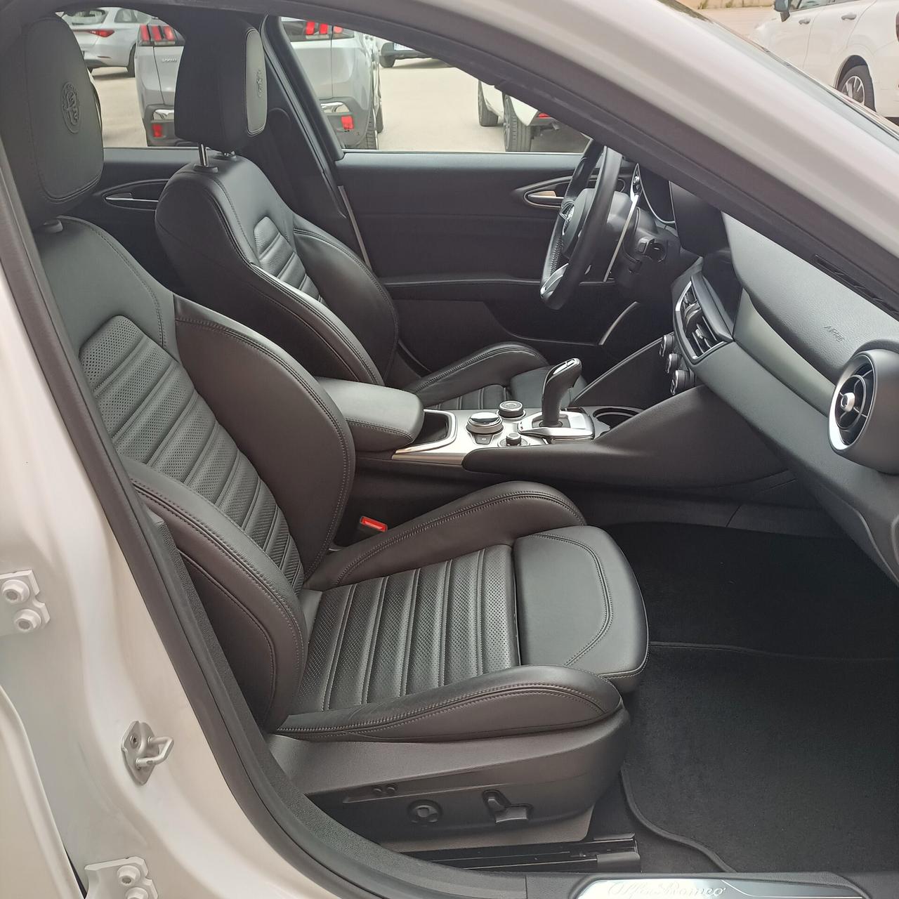 Alfa Romeo Giulia 2.2 Turbodiesel 210 CV AT8 AWD Q4 Veloce