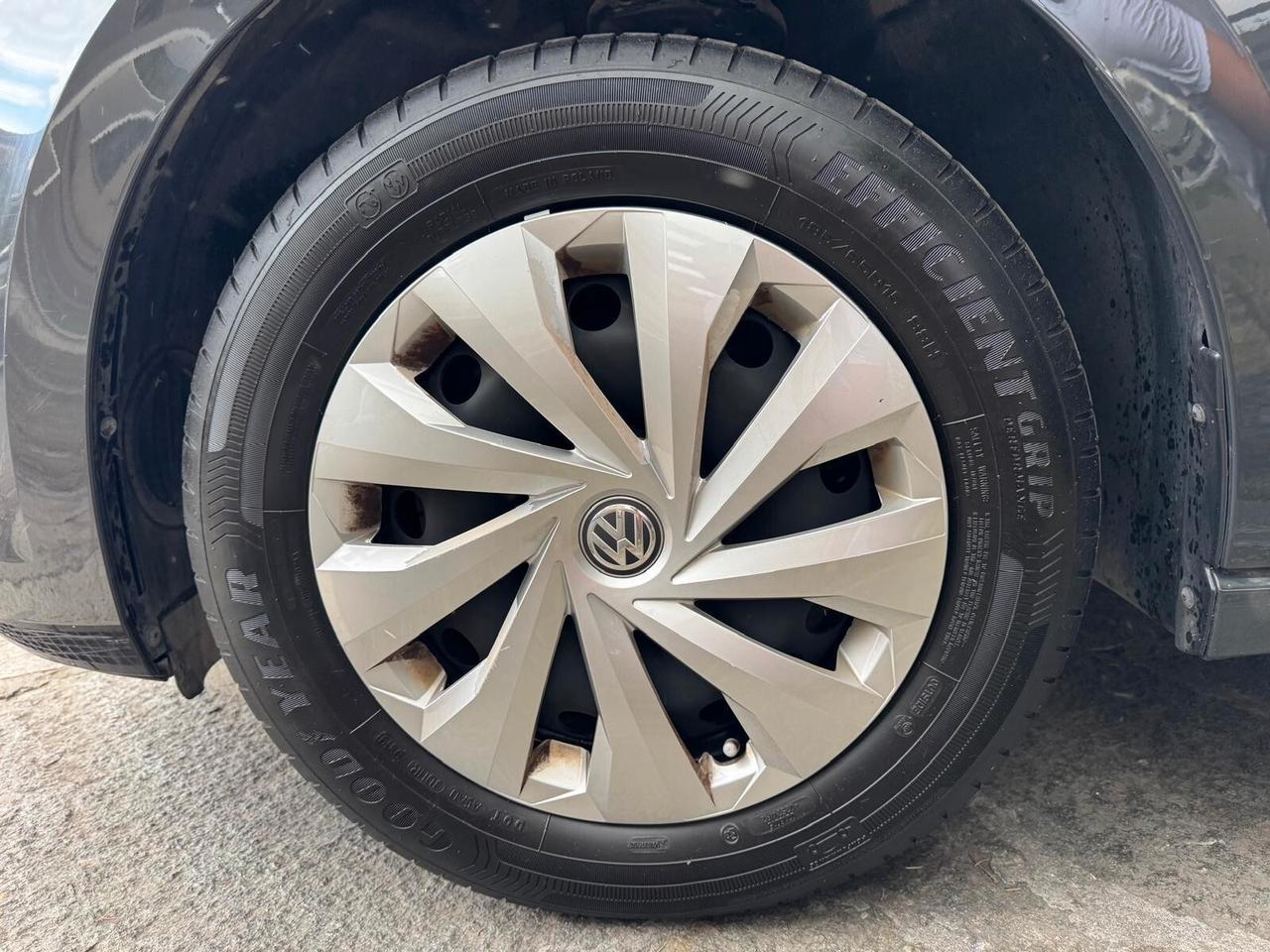 VW Polo 1.0 MPI TRENDLINE BLUEMOTION NEOPATENTATI