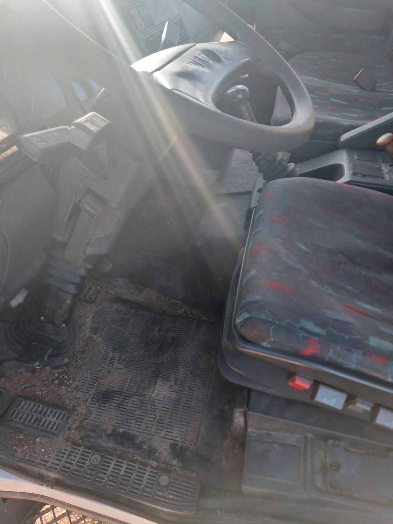 Iveco EUROCARGO 80E15 CENTINATO CON PEDANA