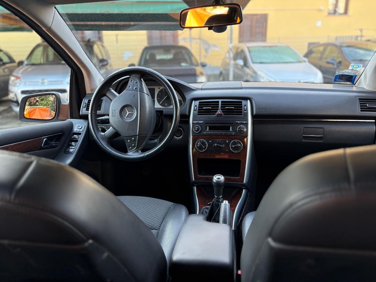 Mercedes-benz B 180 NGT BlueEFFICIENCY Premium