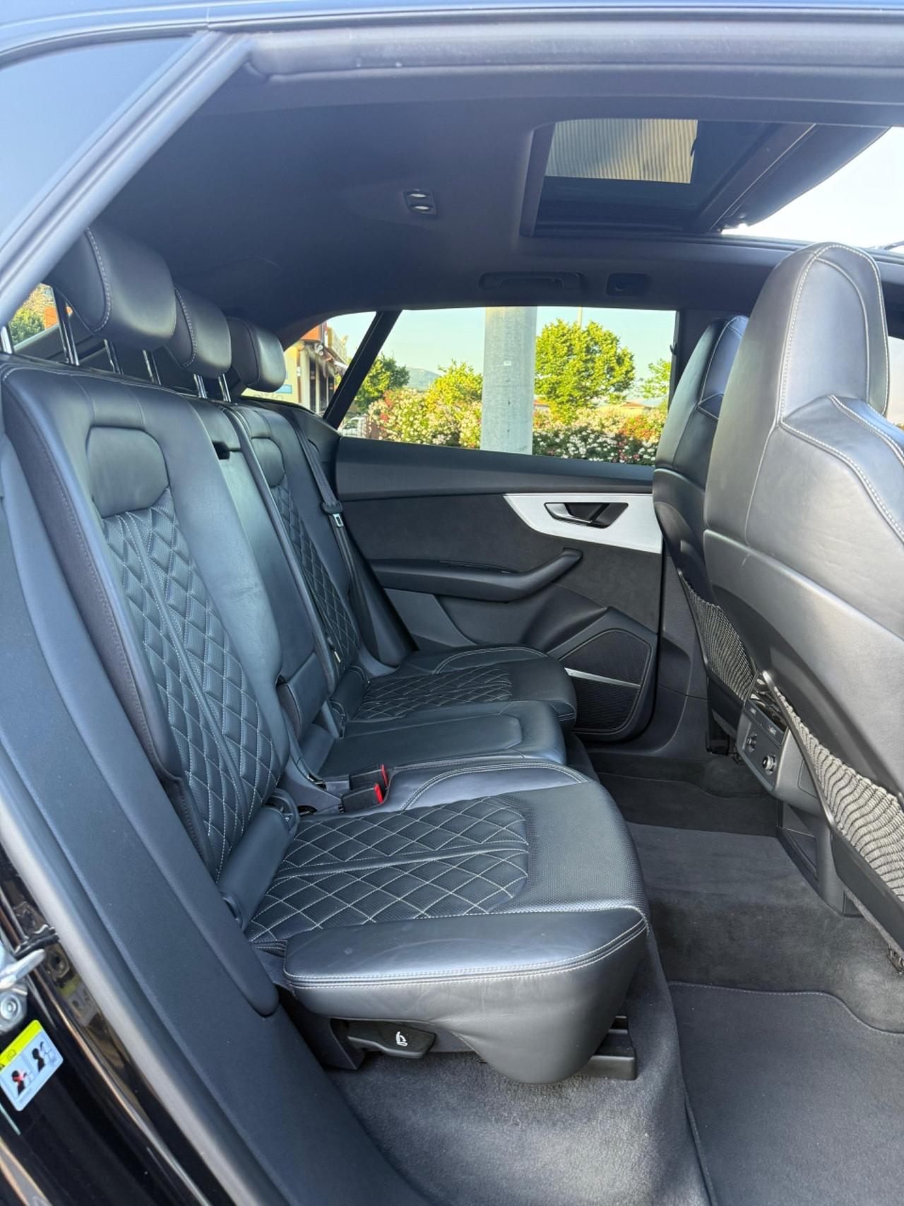 Audi Q8 SQ8 TDI quattro tiptronic sport attitude