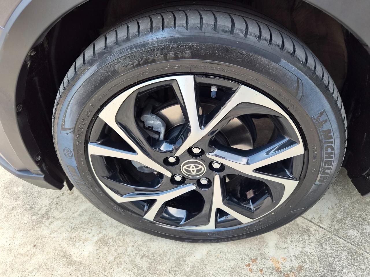 Toyota C-HR 2.0 Hybrid E-CVT Trend