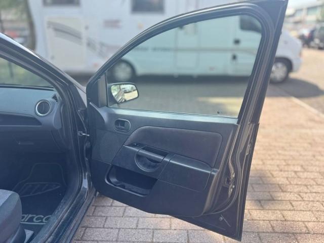 Ford Fiesta GOMME NUOVE!