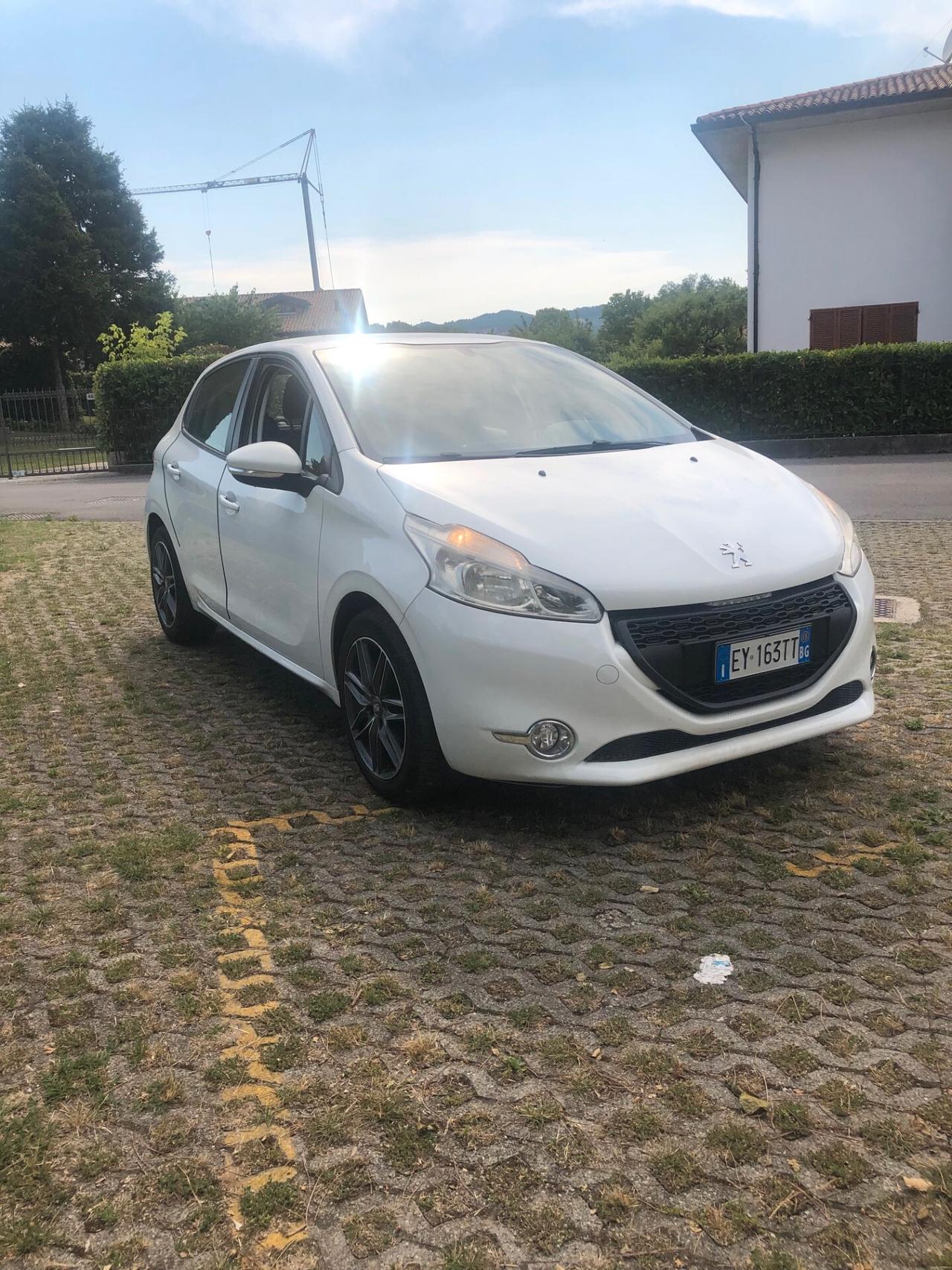 Peugeot 208 1.4 HDi 68 CV 5 porte Active