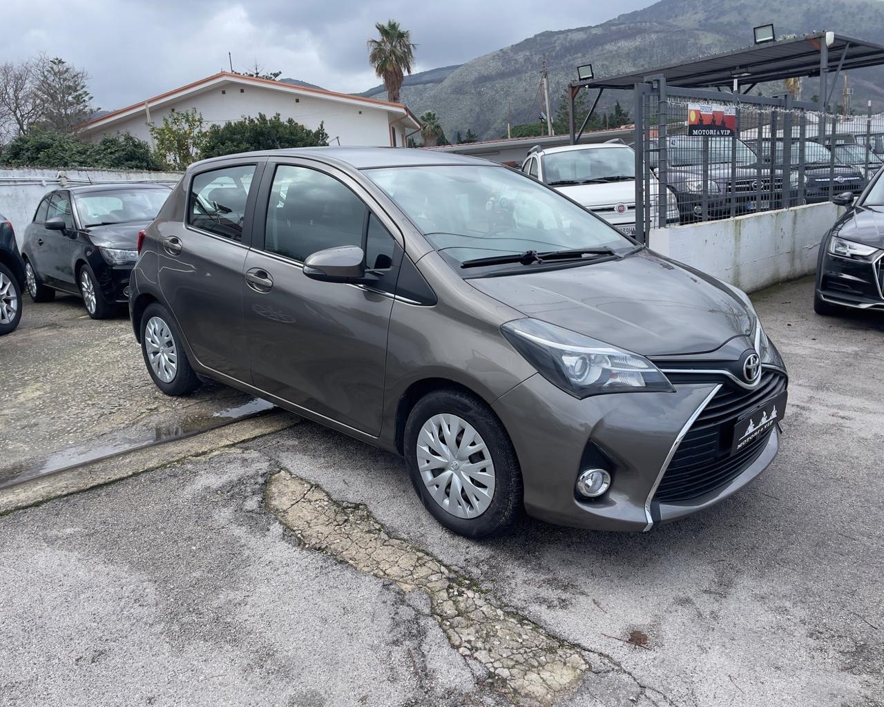 Toyota Yaris 1.0 5 porte Lounge