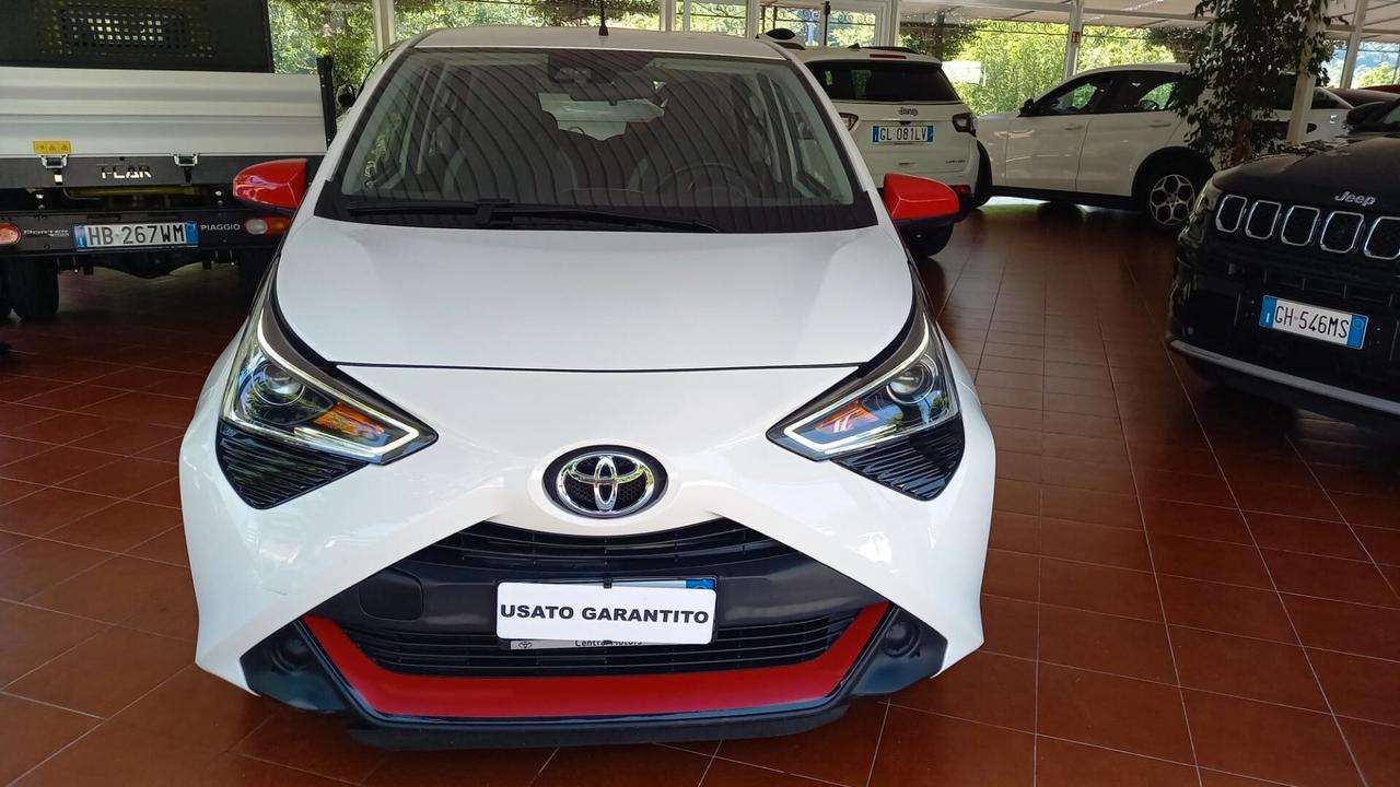 Toyota Aygo Connect 1.0 VVT-i 72 CV 5 porte x-clusiv red style