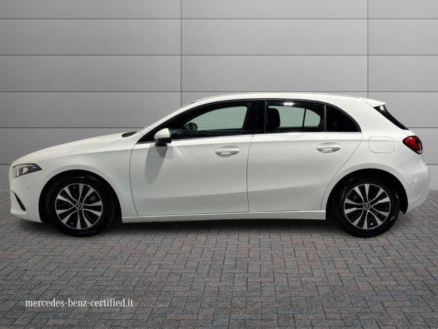 MERCEDES-BENZ A 180 d Automatic Business