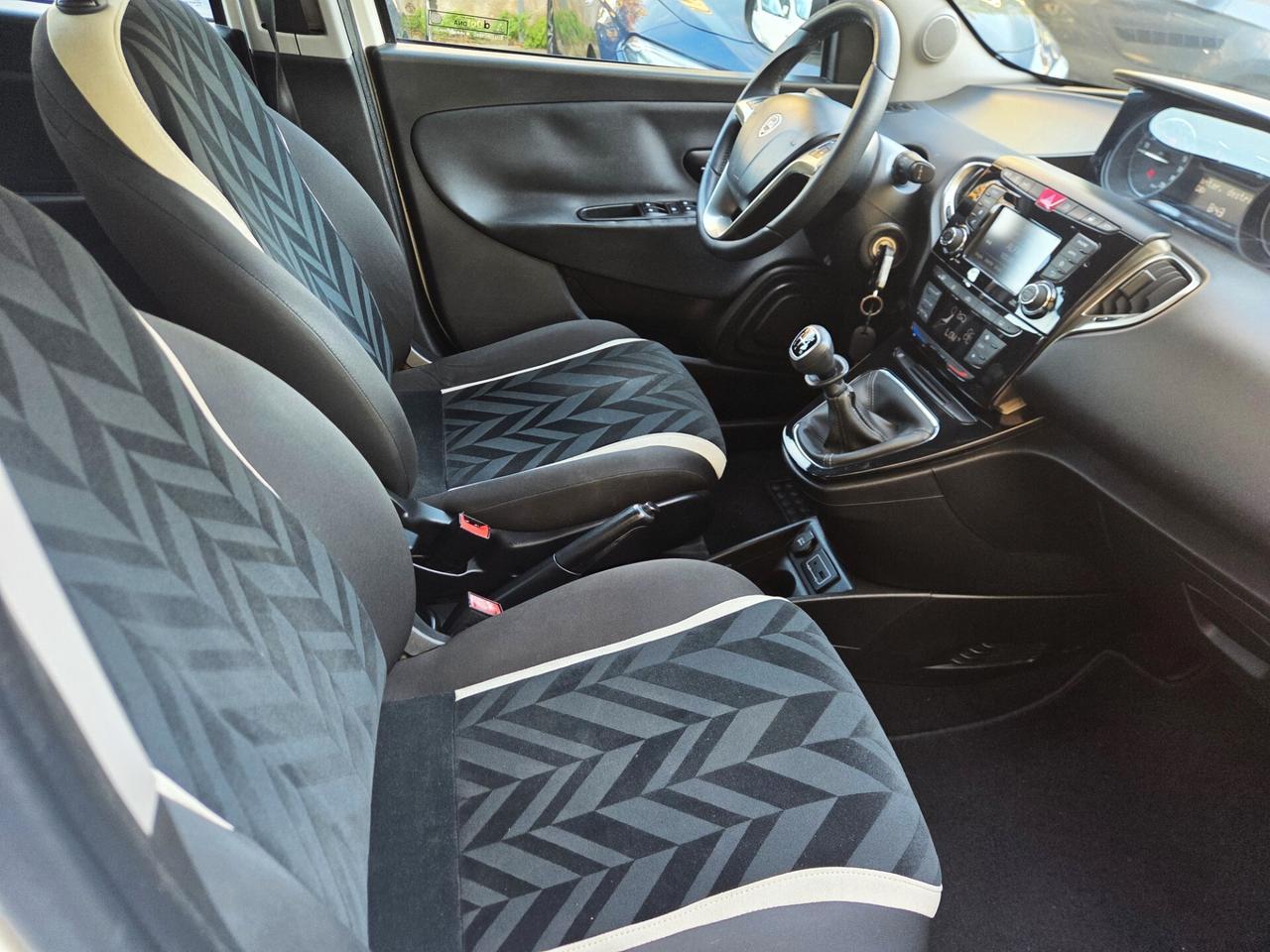 Lancia Ypsilon 1.2 KM 63000 CLIMA AUT. SENSORI CERCHI IN LEGA