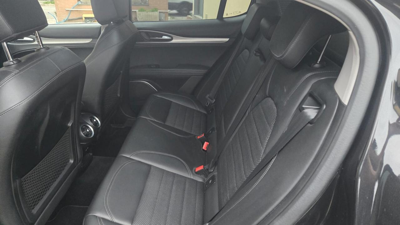 Alfa Romeo Stelvio 2.2 Turbodiesel 210 CV AT8 Q4 Executive