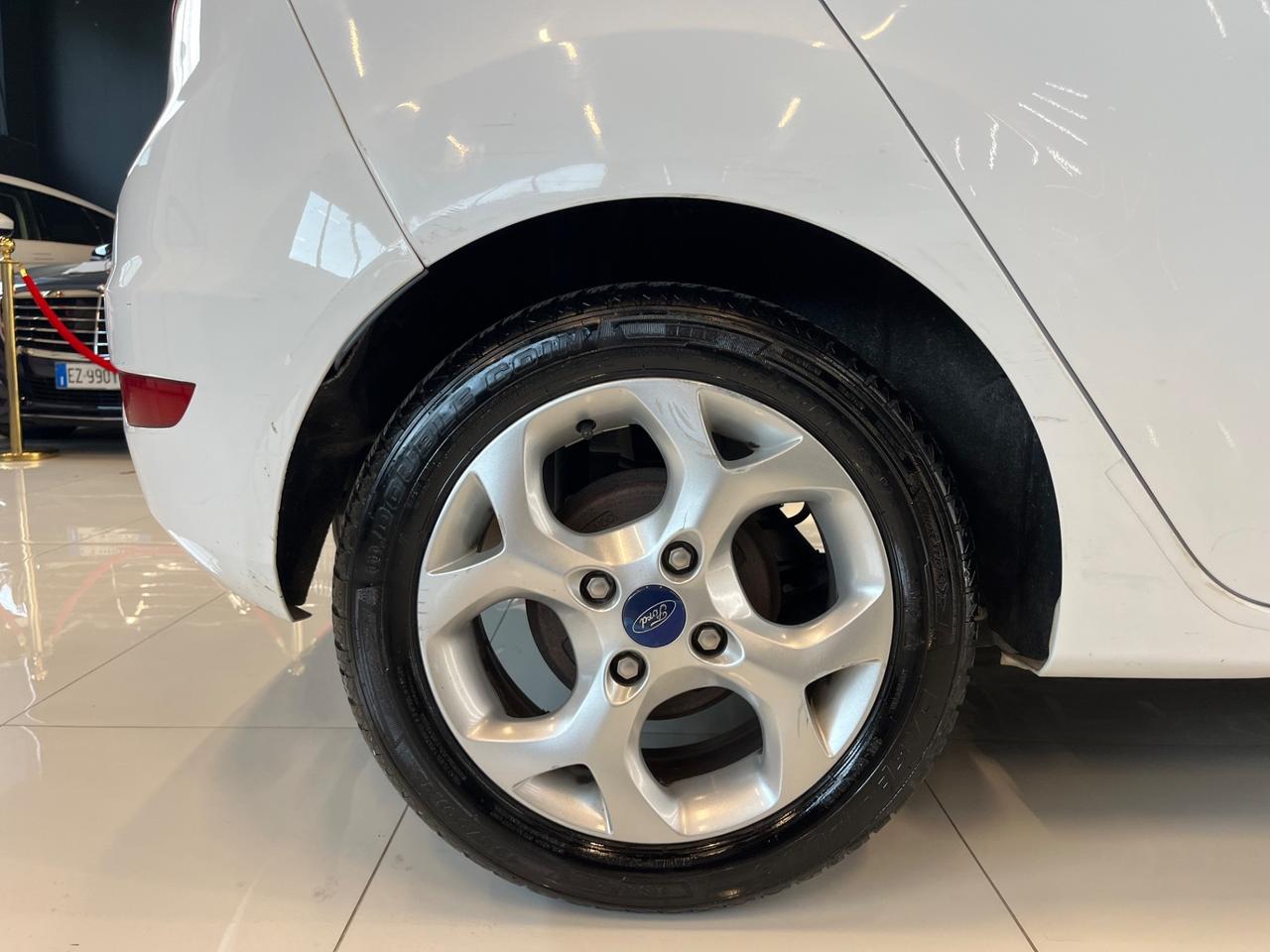 Ford Fiesta 1.2 60CV 5 porte Titanium OK NEOPATENTATI