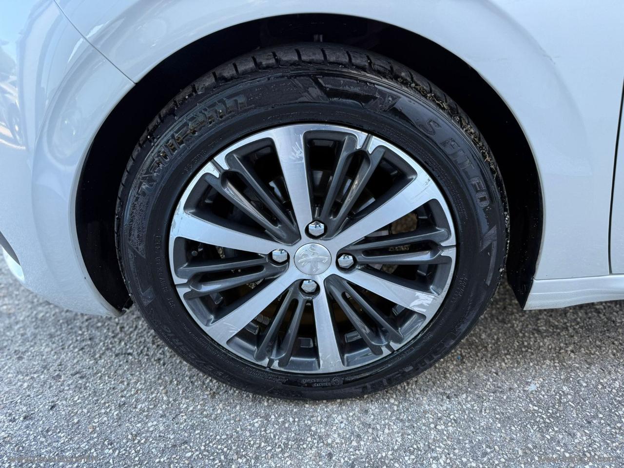 PEUGEOT 208 BlueHDi 75 5p. Allure