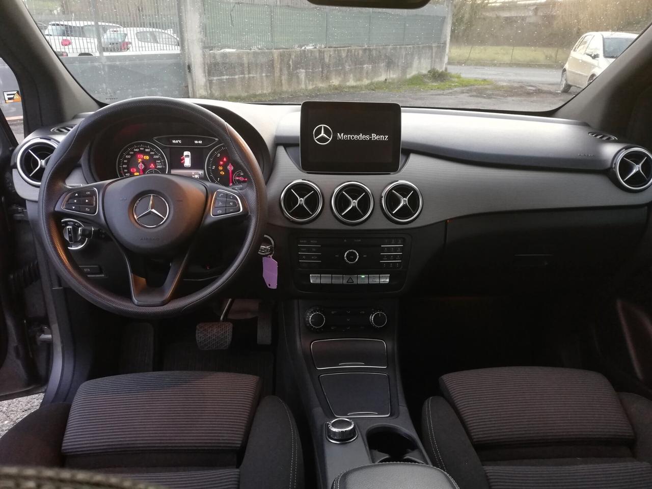 Mercedes-benz B 180 B 180 d Automatic Premium