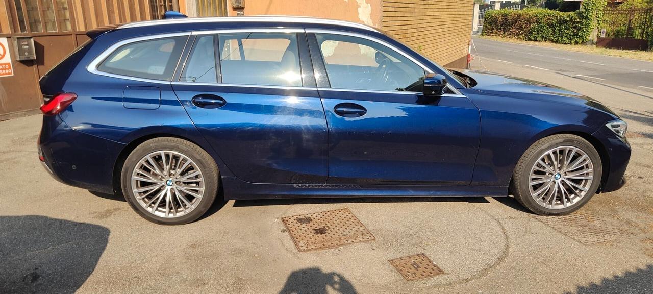 Bmw 320 320d Touring luxury aut. NEW MODEL