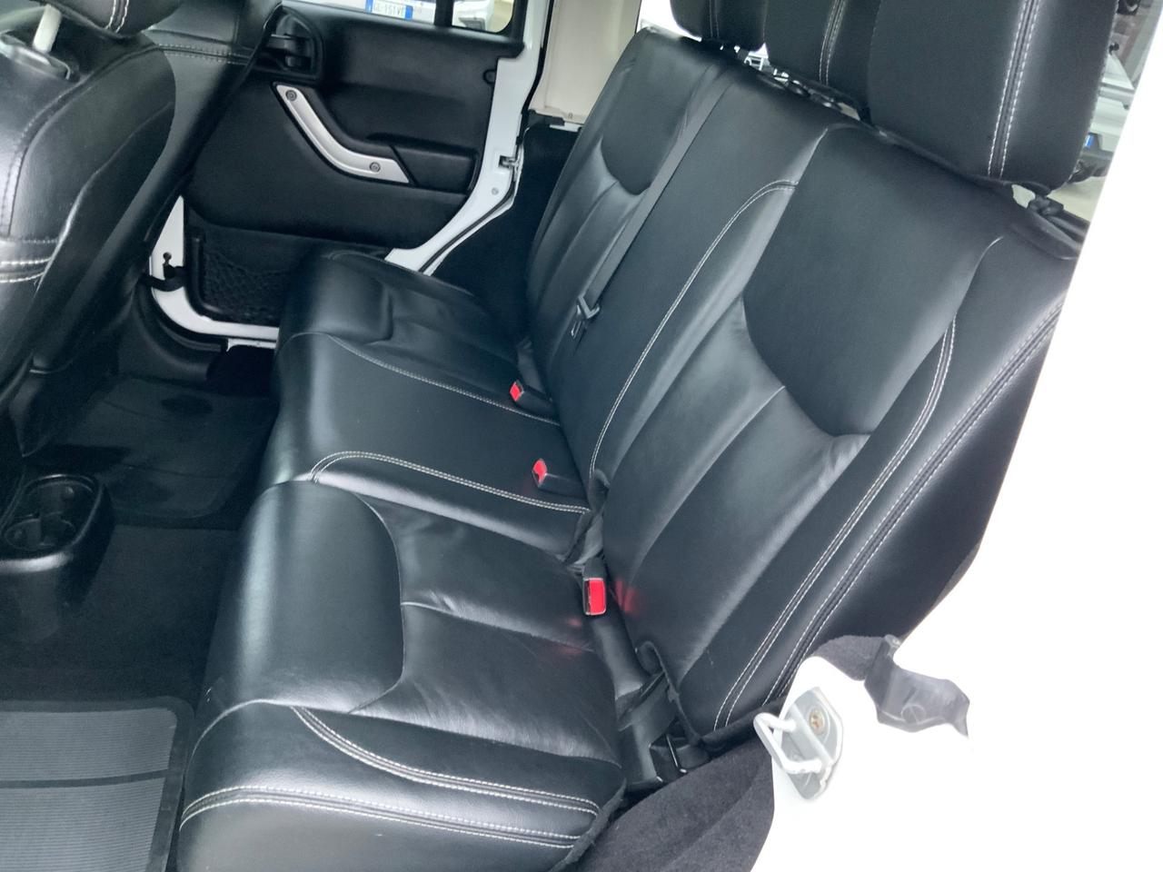 Jeep Wrangler Unlimited 2.8 CRD DPF Sahara Auto