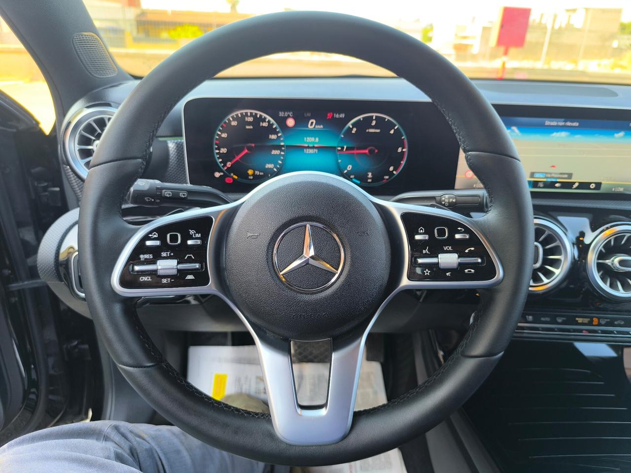 MERCEDES-BENZ A 180d AUTOMATIC SPORT PLUS LED AMBIENT