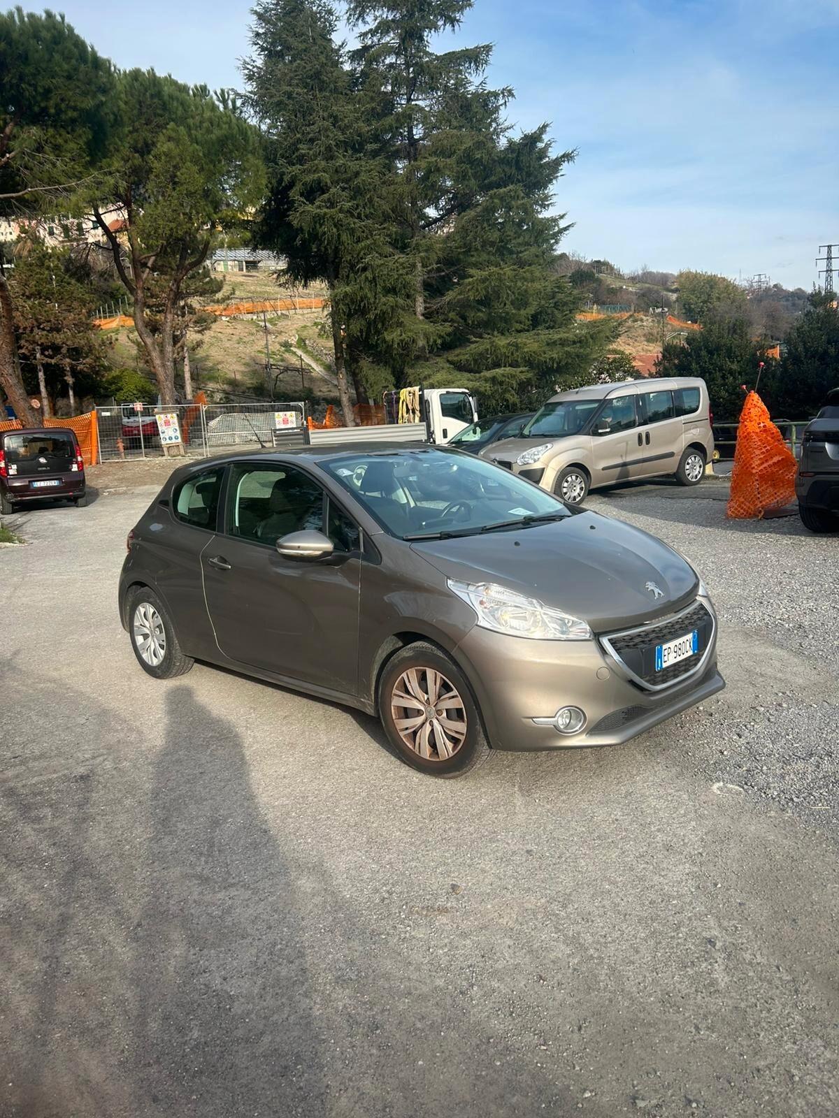 Peugeot 208 1.2 VTi 82 CV 3 porte Allure