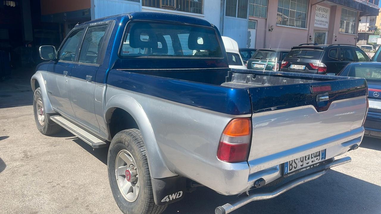 Mitsubishi L200 2.5 TD cat 4WD Double Cab Intense