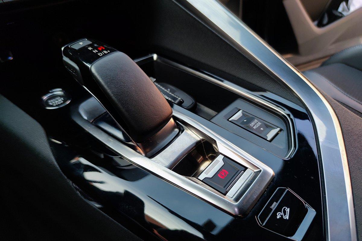 PEUGEOT 3008 Hybrid4 300 e-EAT8 GT Pack