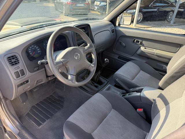 NISSAN NP300 2.5 D 2p. King Cab Easy Chassis