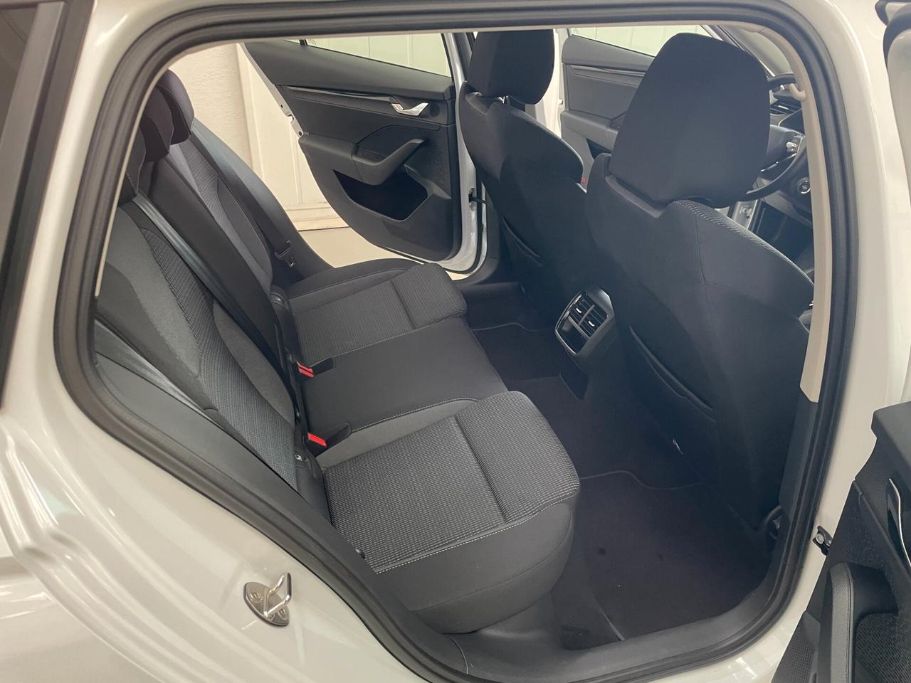 Skoda Octavia 2.0 TDI 116CV EVO DSG Wagon Executive