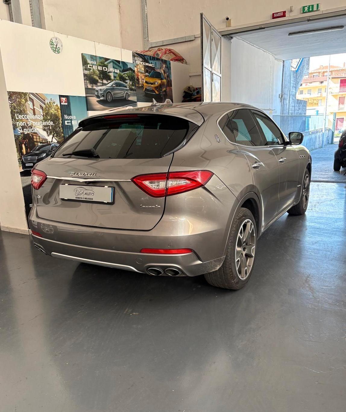 Maserati Levante V6 Diesel 275 CV AWD Granlusso