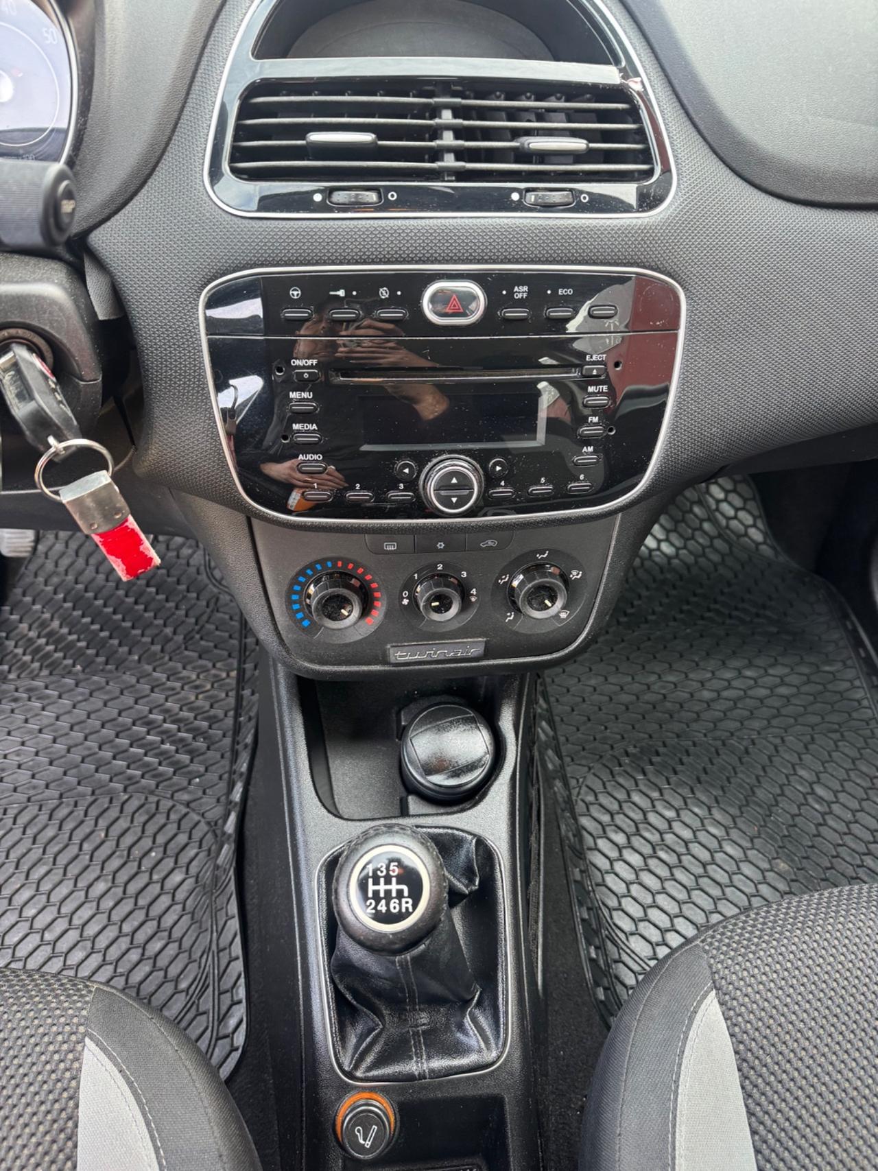 Fiat Punto bicolor idonea ai neopatentati