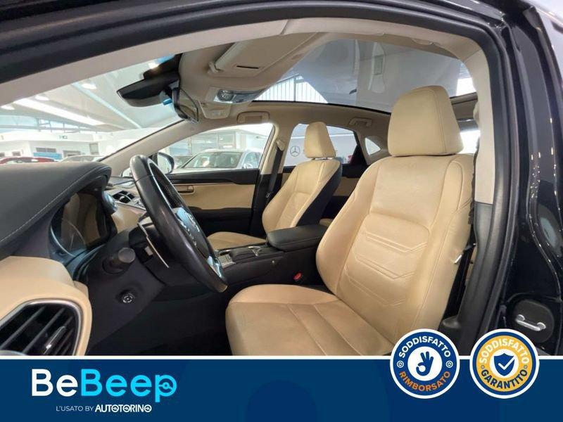 Lexus NX 300H 2.5 LUXURY 4WD CVT