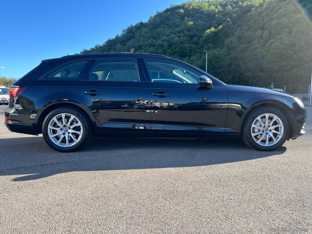 AUDI A4 40 TDI quattro S tronic Business Adv.