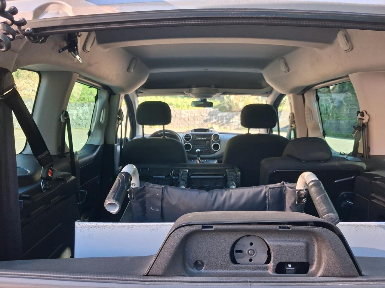 Peugeot Partner Pianale ribassato con rampa disabili in carrozzina