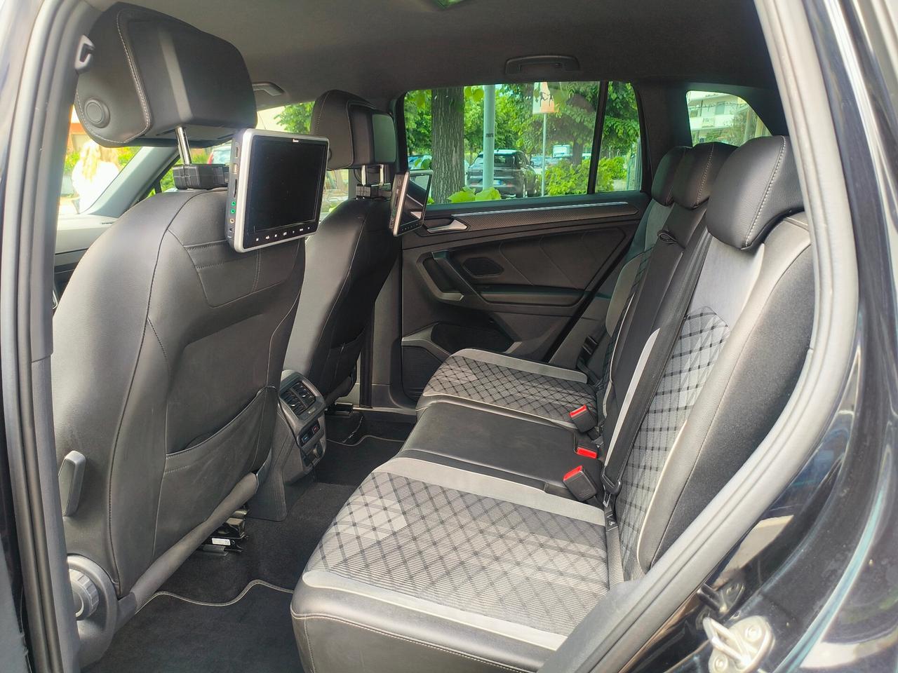 Volkswagen Tiguan 2.0 TDI 150 CV SCR DSG R-Line