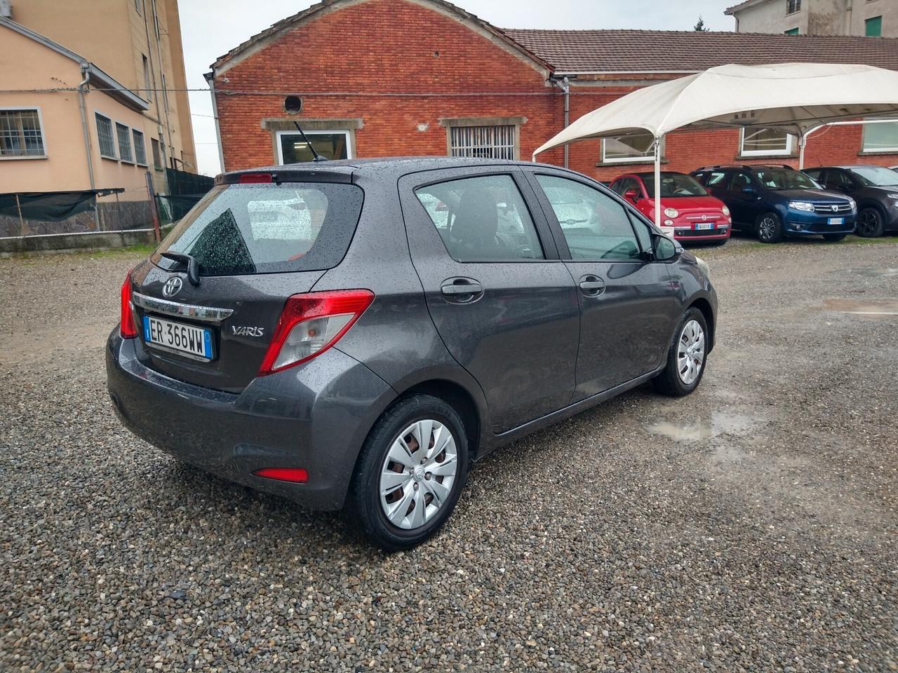 Toyota Yaris 1.0 5 porte Active OK NEOPATENTATI