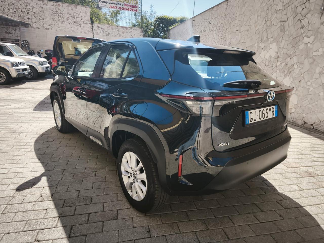 Toyota Yaris Cross 1.5 Hybrid 5p. E-CVT AWD-i Business