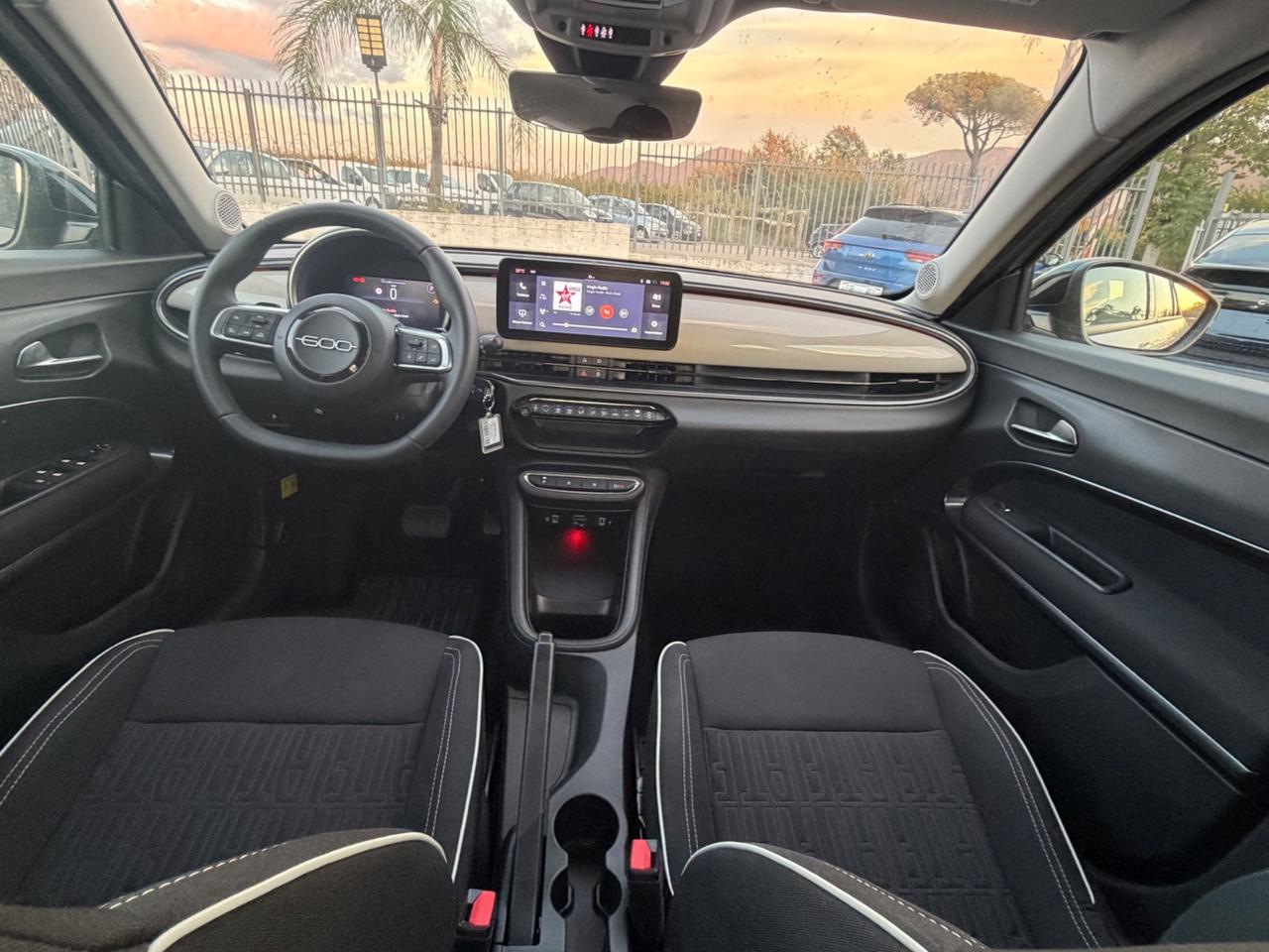 Fiat 600 Hybrid 110 CV DCT MHEV Serie Speciale Icon