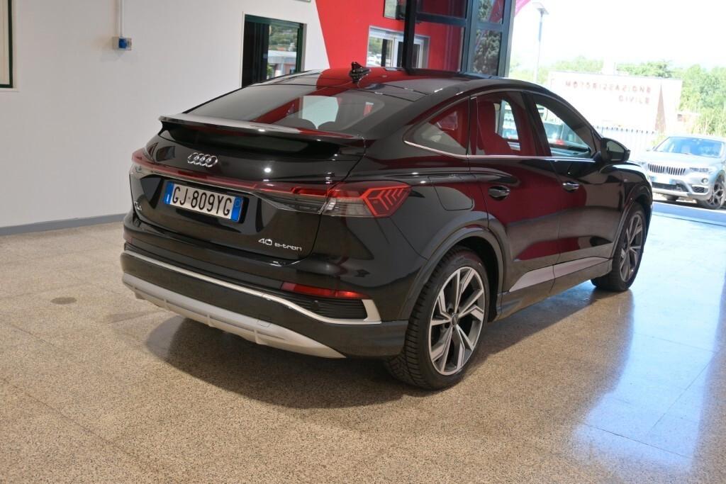 AUDI Q4 SPORTBACK 40 E-TRON 204CV AUTOMATIC S-LINE EDITION ( FARI LED - VIRTUAL COCKPIT - ADAPTIVE CRUISE - AMBIENT LIGHTS - NAVI - MIRROR - PDC - TELECAMERA POST. - CERCHI 20 )